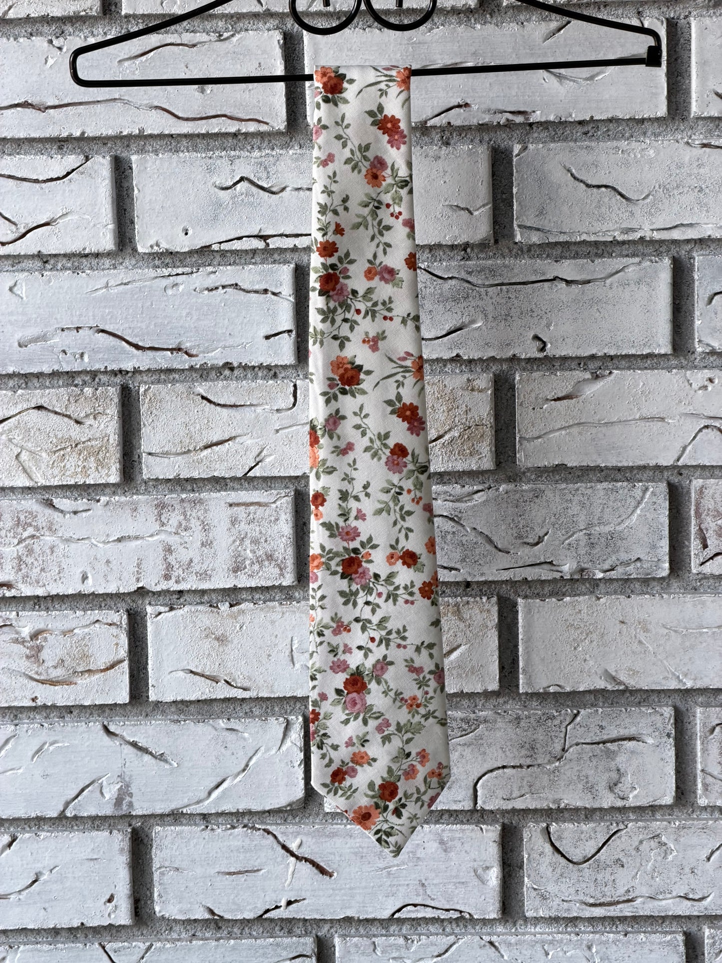 Spring Tie-Off White Floral