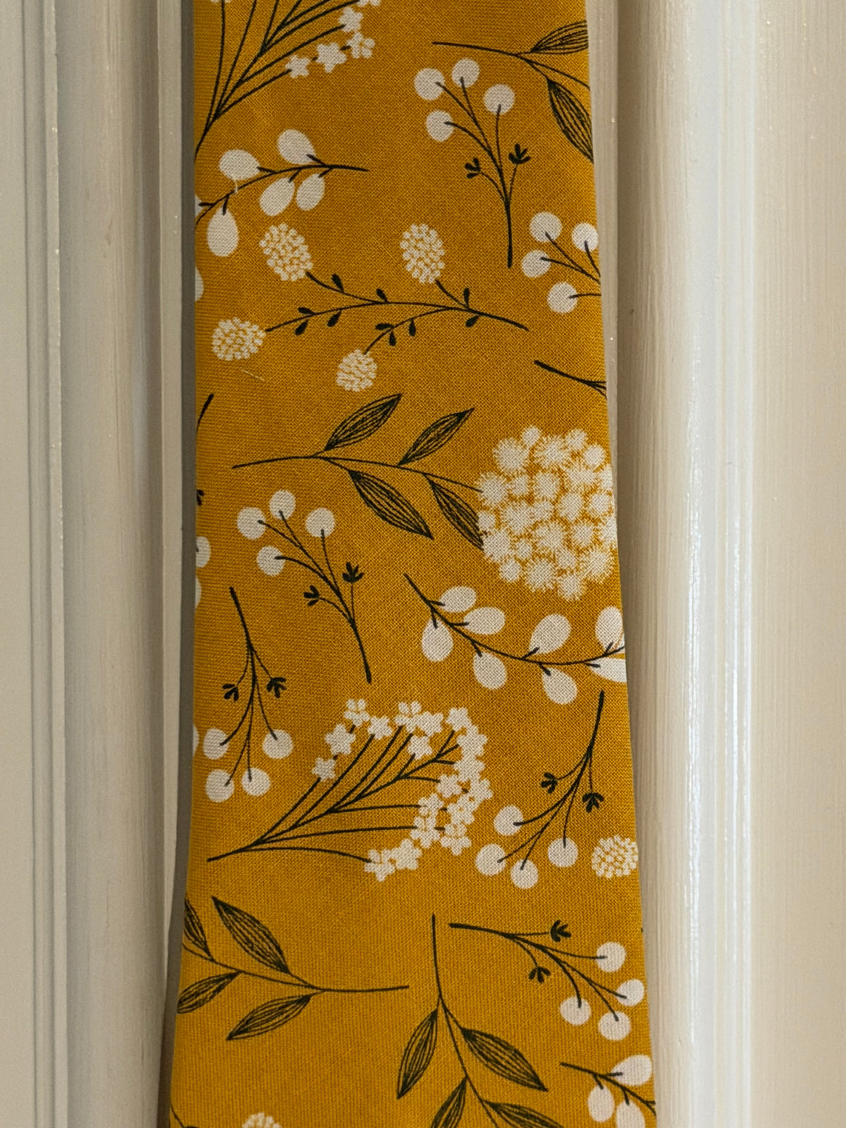 Fall tie Yellow