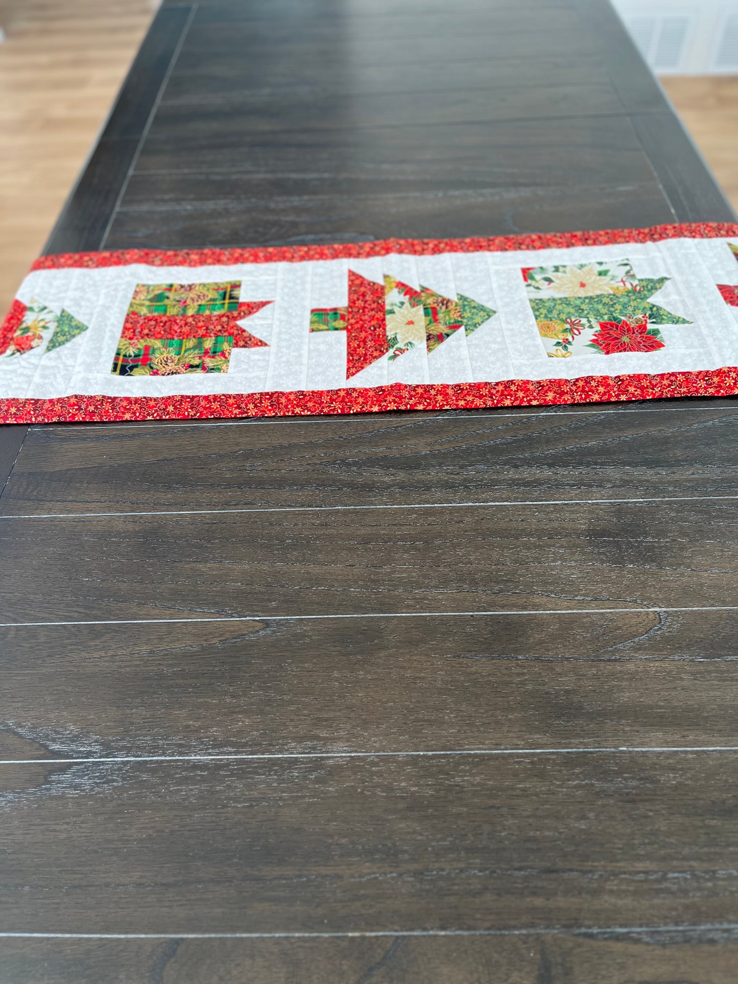 The traditional table runner (fancy)