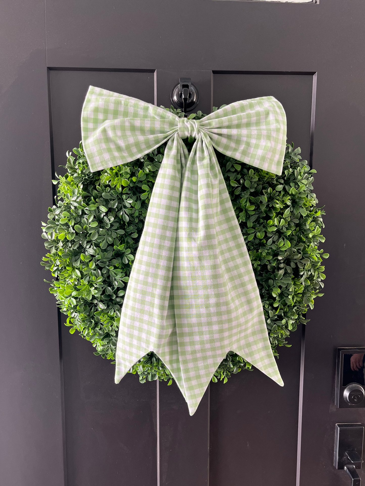 Everly Bow