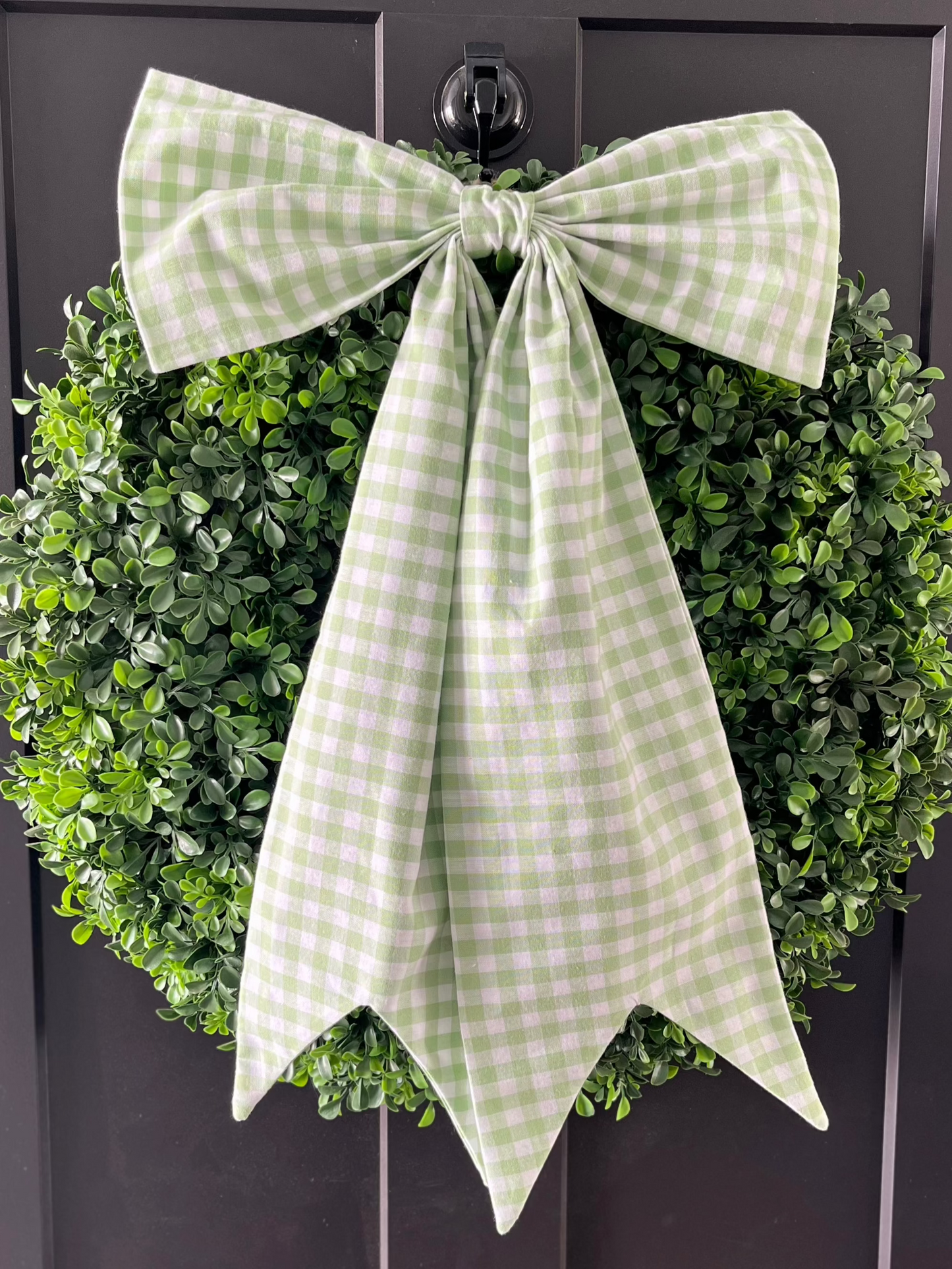 Everly Bow