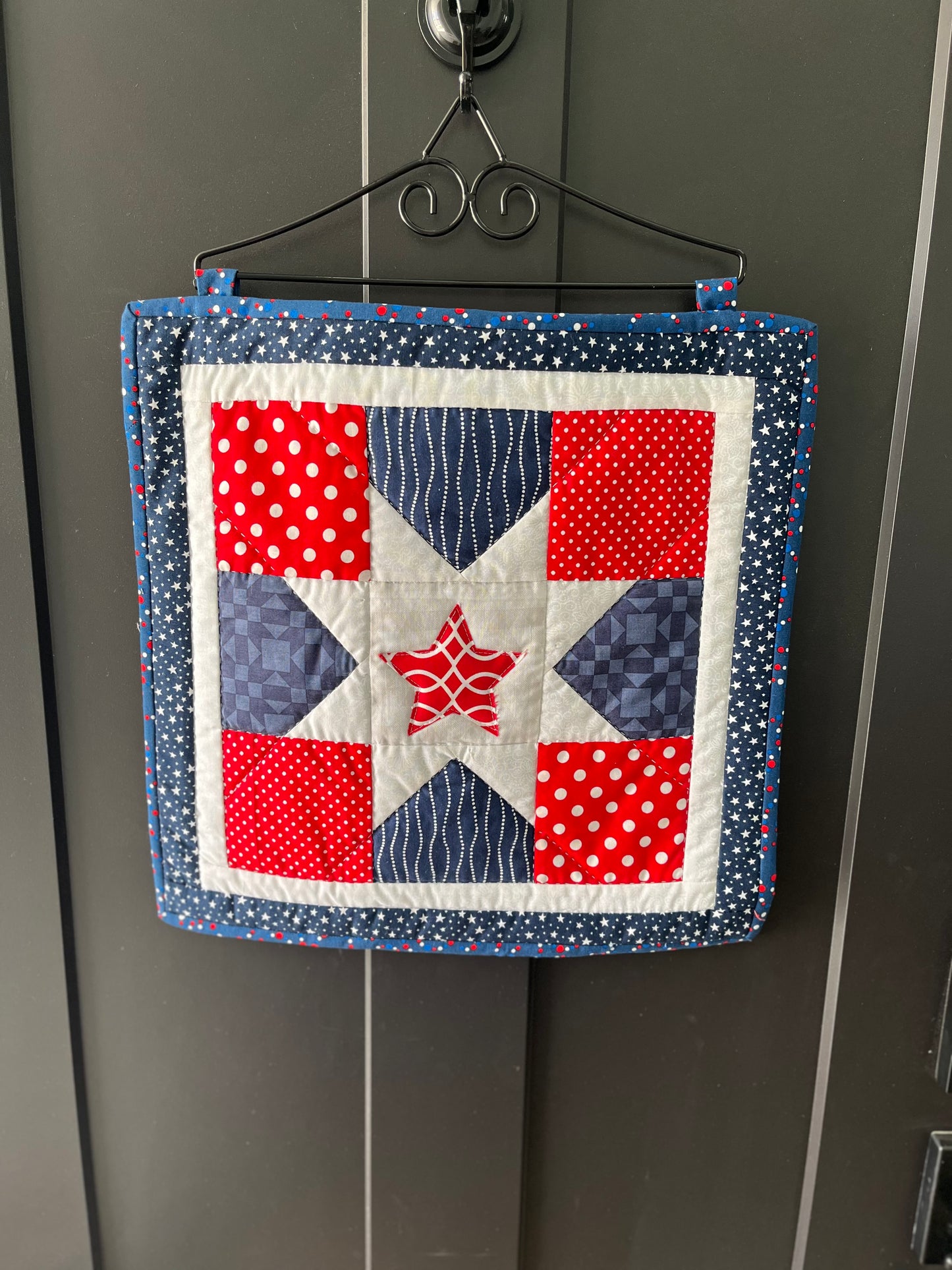 Patriotic Wallhanging - Red Star