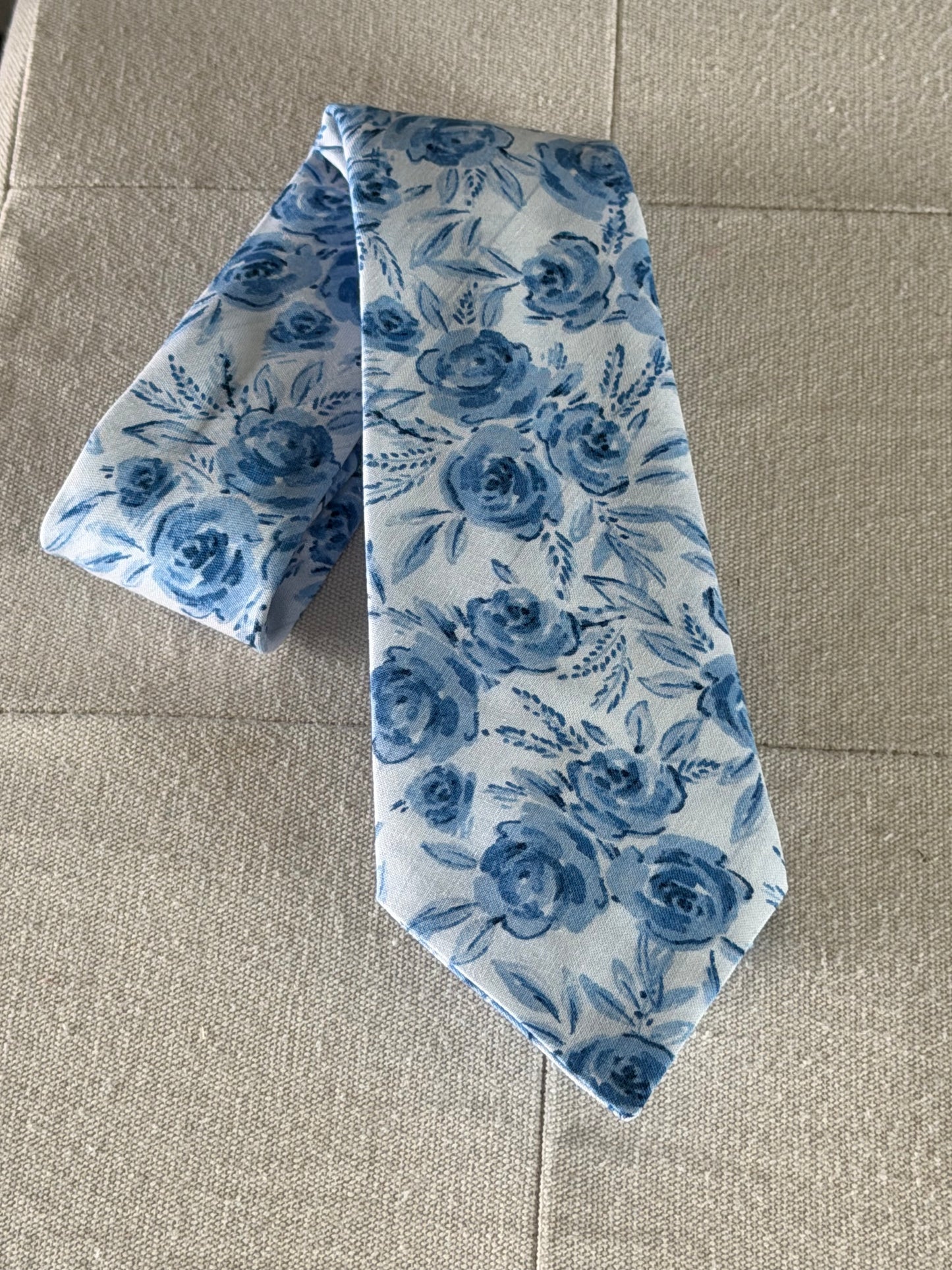 Spring Tie-Blue Floral
