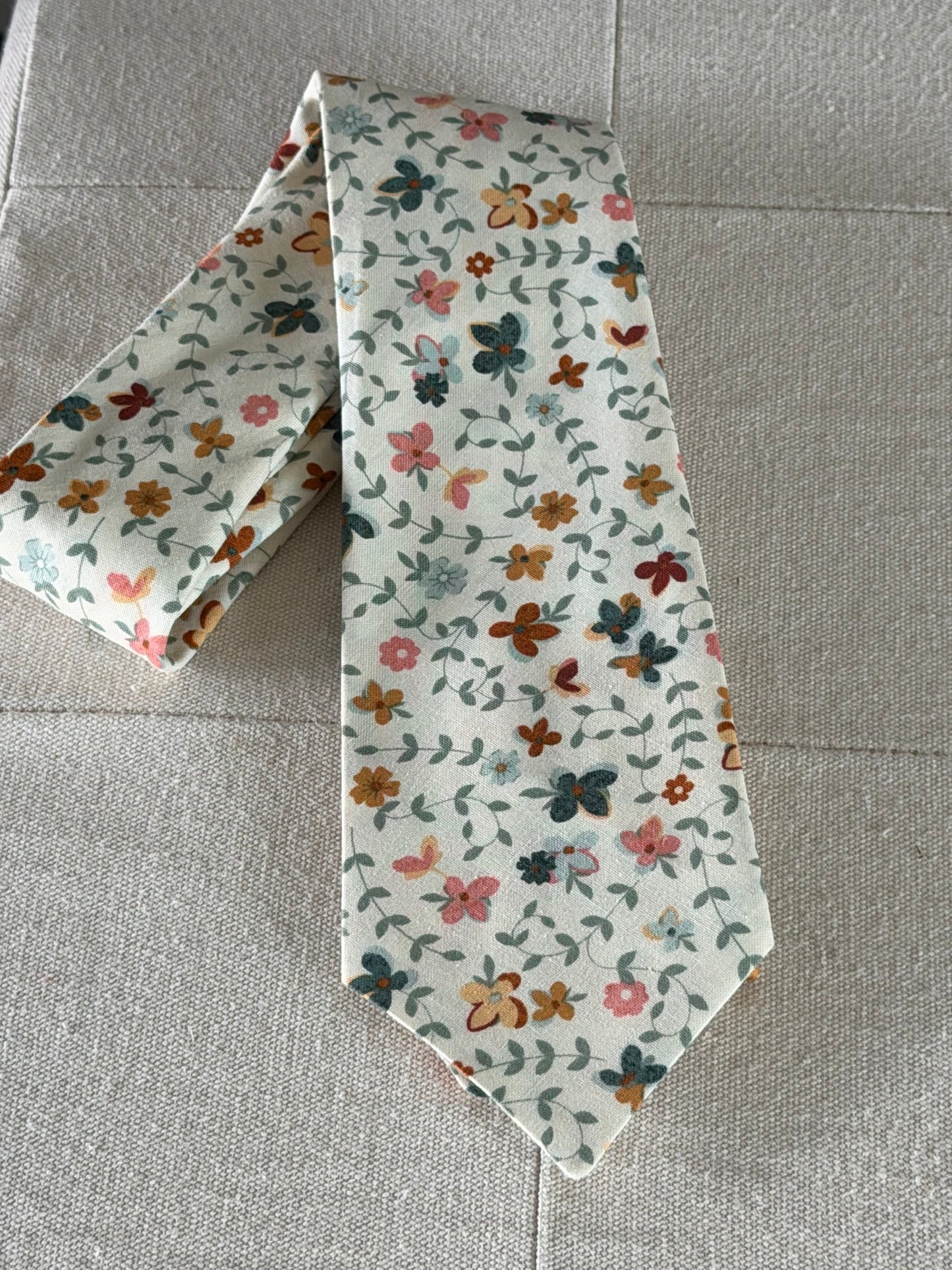 Spring Tie-Off White Floral