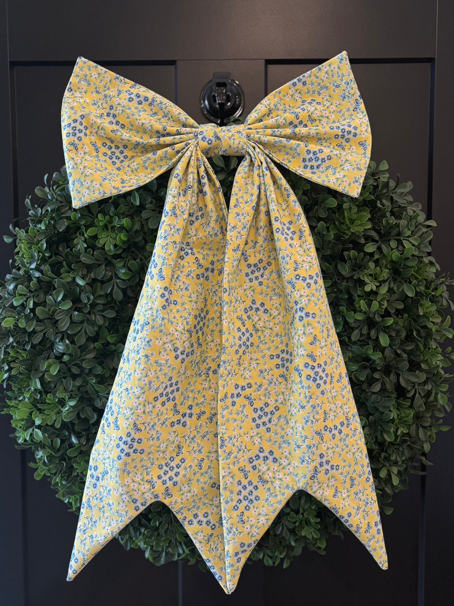 Daisy Blu Bow