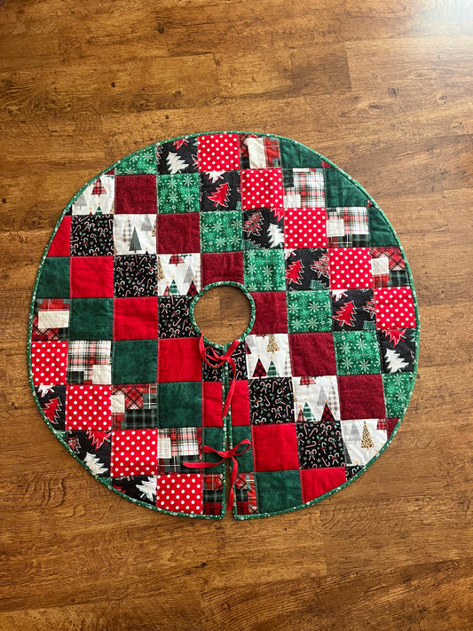 Traditional Tree Skirt