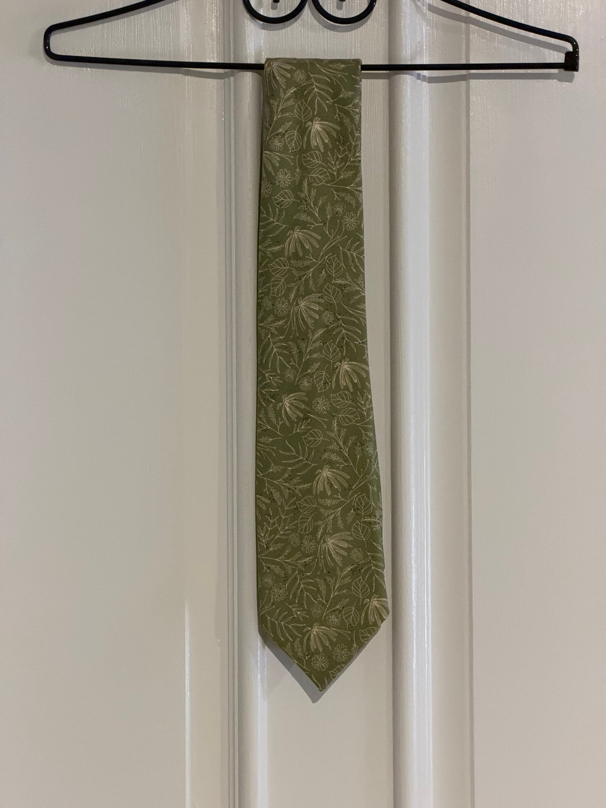 Fall tie green