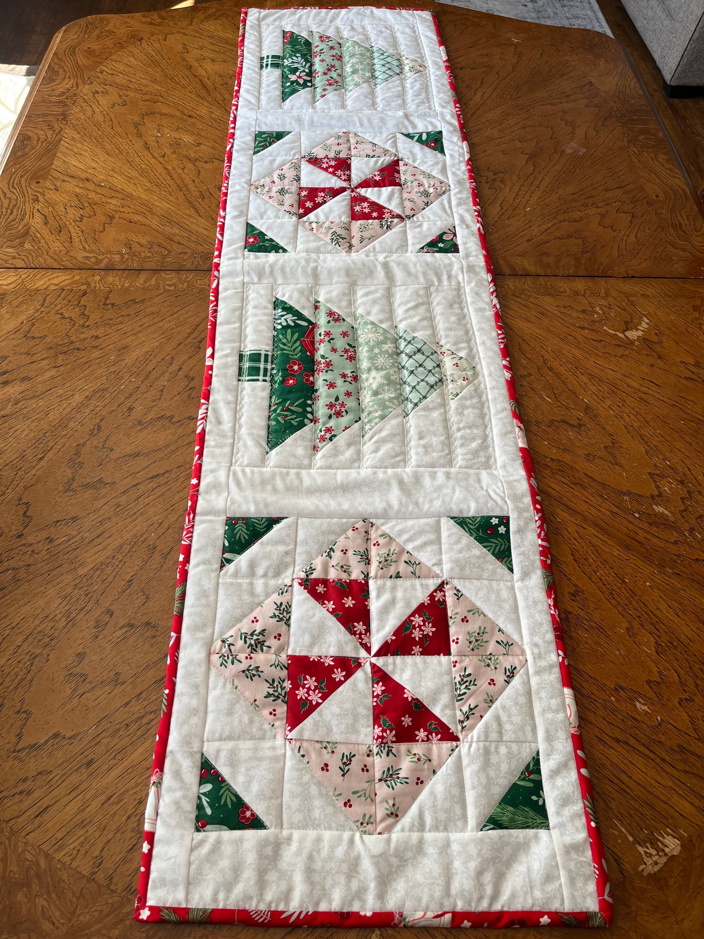 Mistletoe and Holly Table Runner